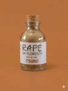 Rapé da Força — Tsunu Indicado para quem busca foco, vitalidade e força de ação. Descrição nova: O Tsunu é conhecido como o Rapé da Energia e da Presença. Preparado com uma das madeiras mais usadas pelas etnias amazônicas, ele desperta, limpa e fortalece. Seu poder de alinhar chakras faz dele uma escolha perfeita para começar o dia centrado, com clareza mental e disposição. Os povos tradicionais dizem que o Tsunu é “o primeiro sopro da manhã” — um convite para abrir os olhos e caminhar em equilíbrio. Composição: Tabaco e cinza de pau pereira.